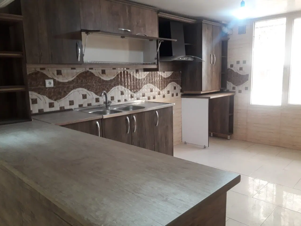 ۸۵ متری، جنوبی با حیاط اختصاصی جدا