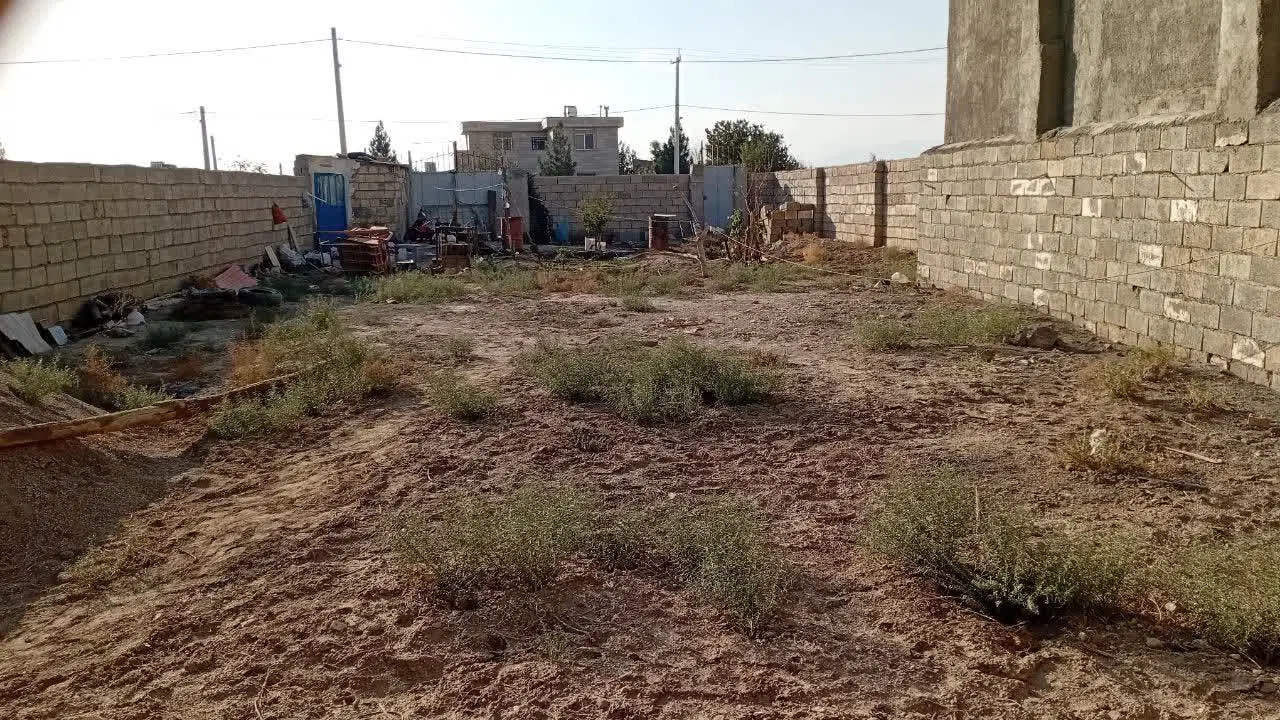 زمین مسکونی در روستای صالح آباد دهملا جنب دهیاری