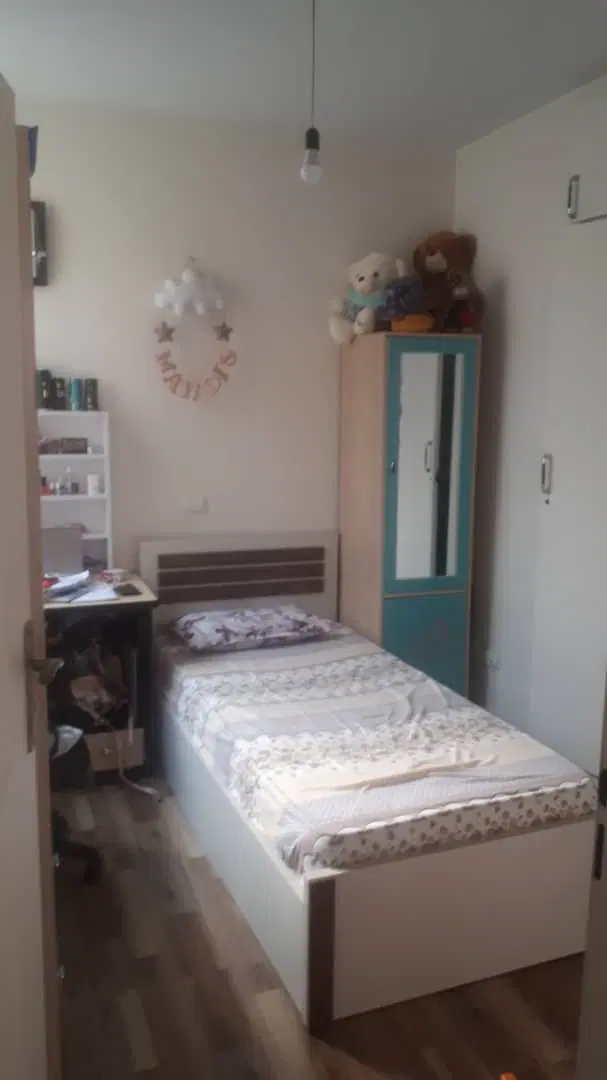 ۷۰ متر۲خواب خ۱۸۶ غربی، پارکنگ، ط۳ سندی
