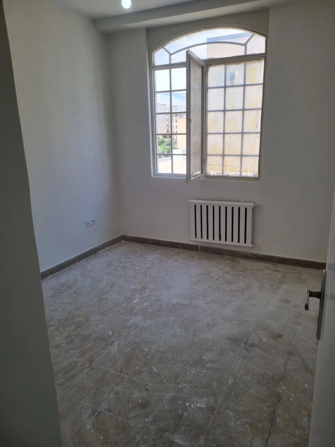 ۷۰ متر _دو خواب _پارکنیگ دار_ غرق نور_ شقایق