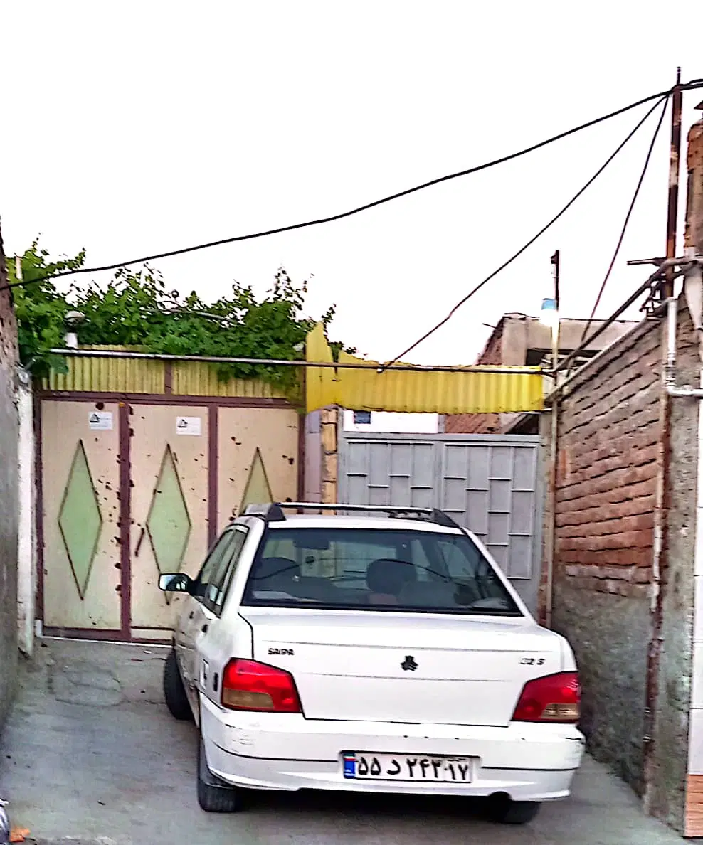 فروش دو باب منزل مسکونی بصورت یکجا وجداگانه