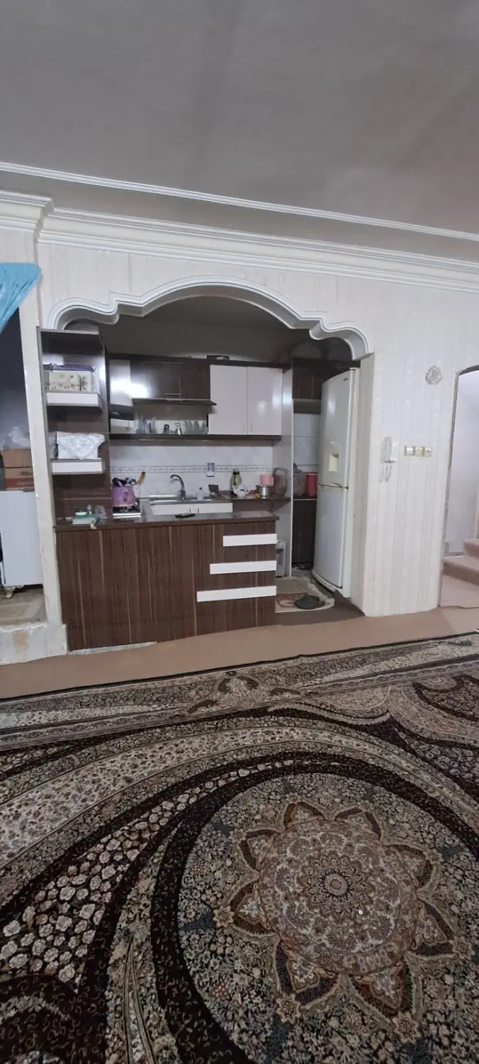 فروش منزل ویلایی دو طبقه و نیم اسکلت