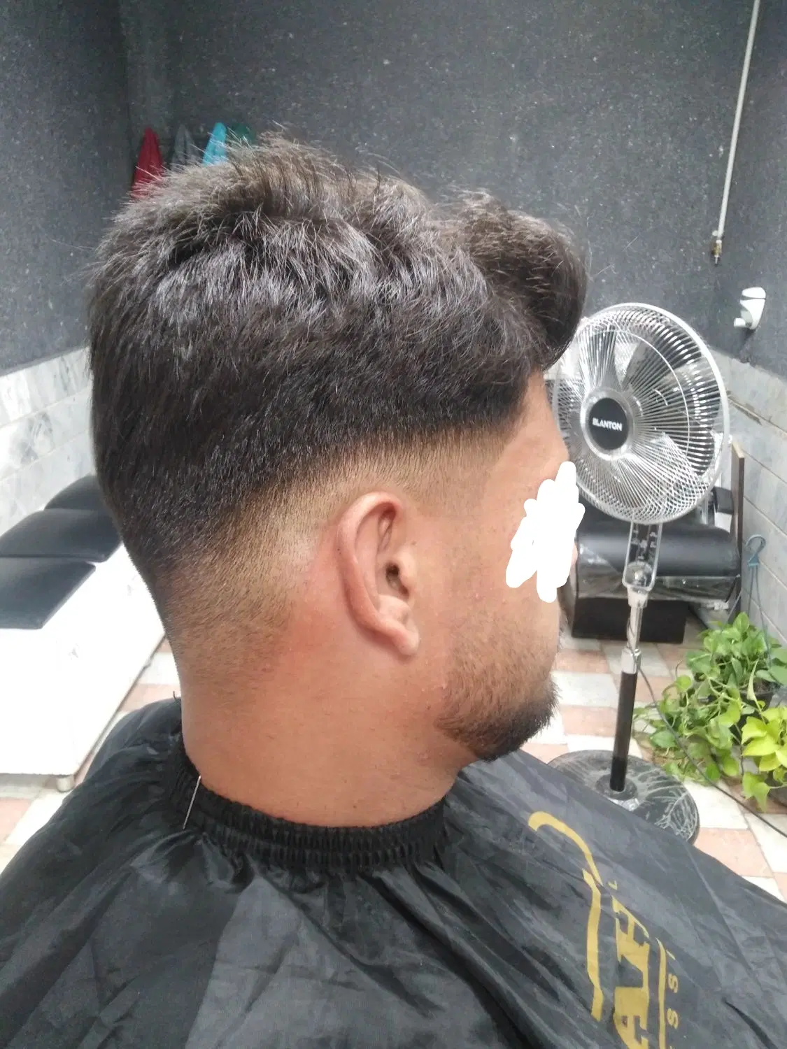 نیازمند استاد کار حرفه ای ارایشگاه  اصلاح 200