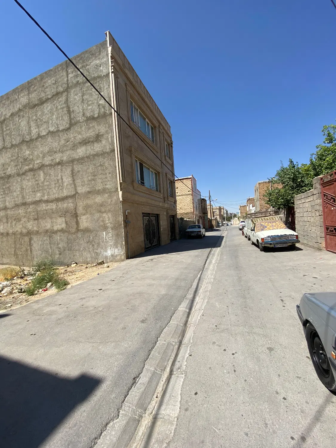 زمین ۲۰۸ متری ساخت جلو بلوار گلستان