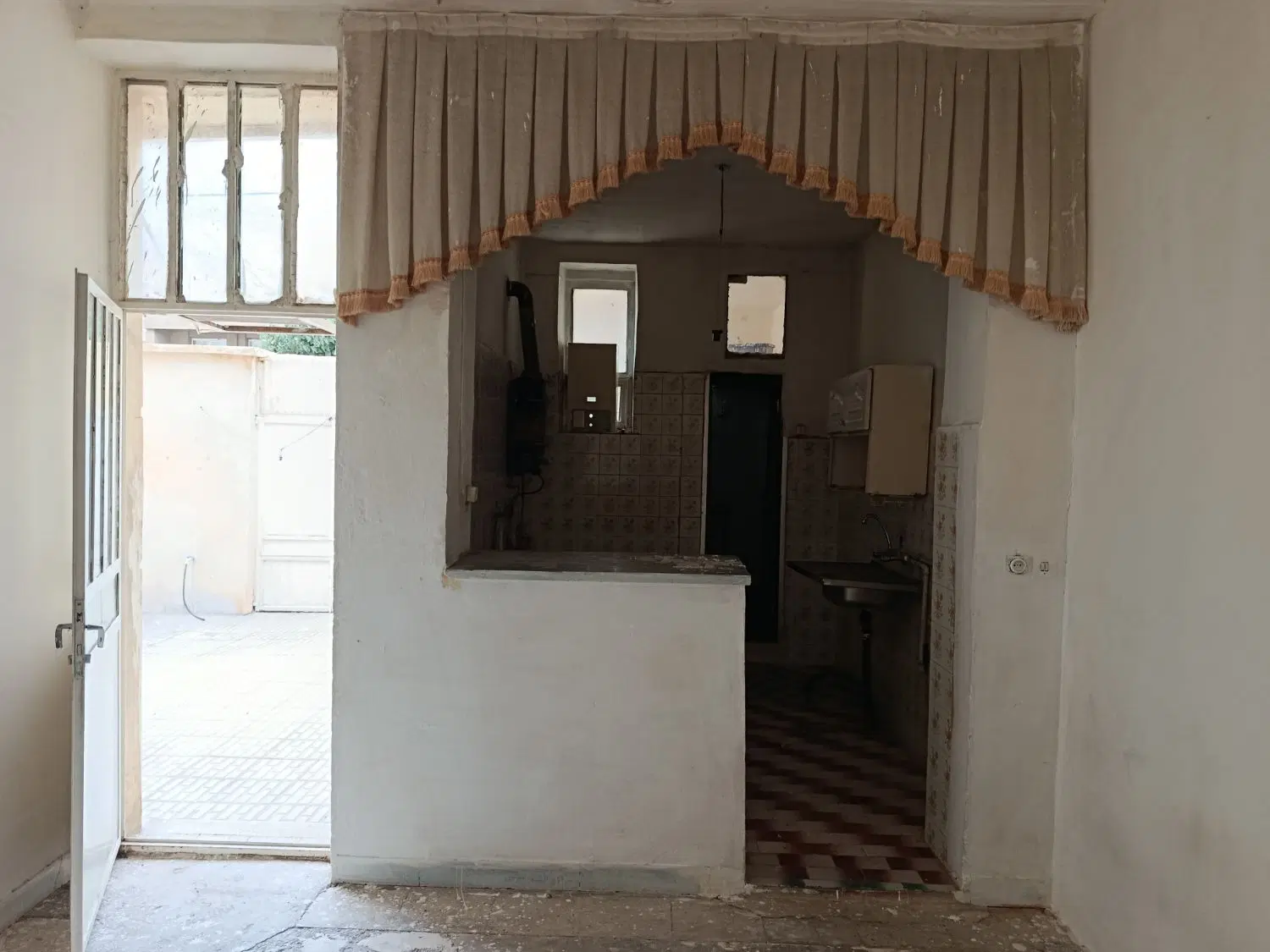 اجاره خانه ۱۰۰متری در باغ ابریشم