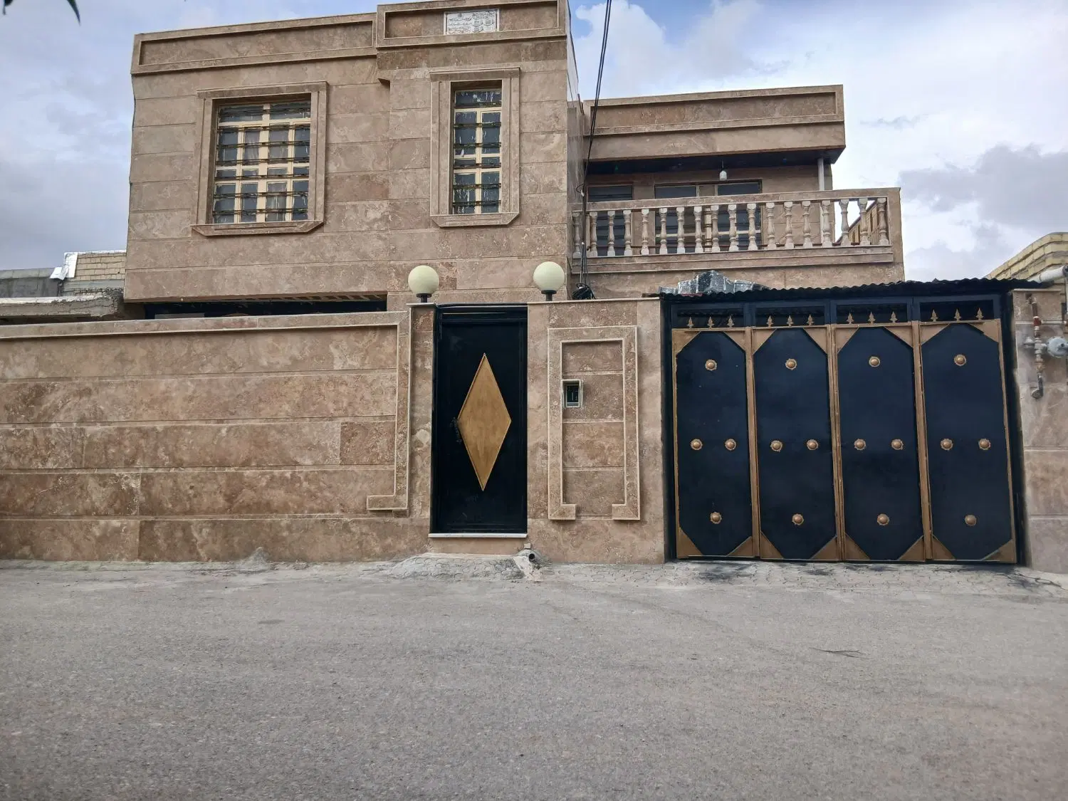 خانه دوطبقه