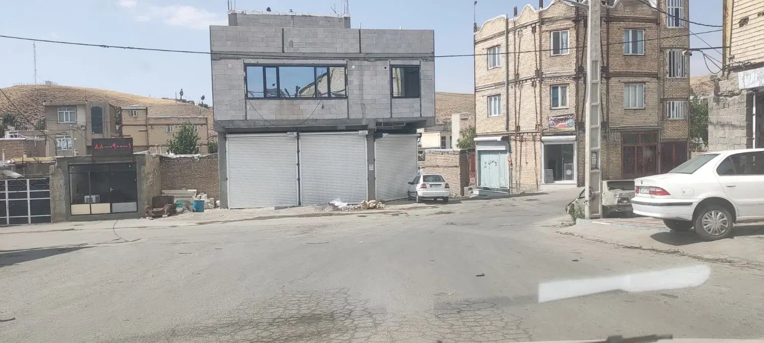 سه دهنه مغازه