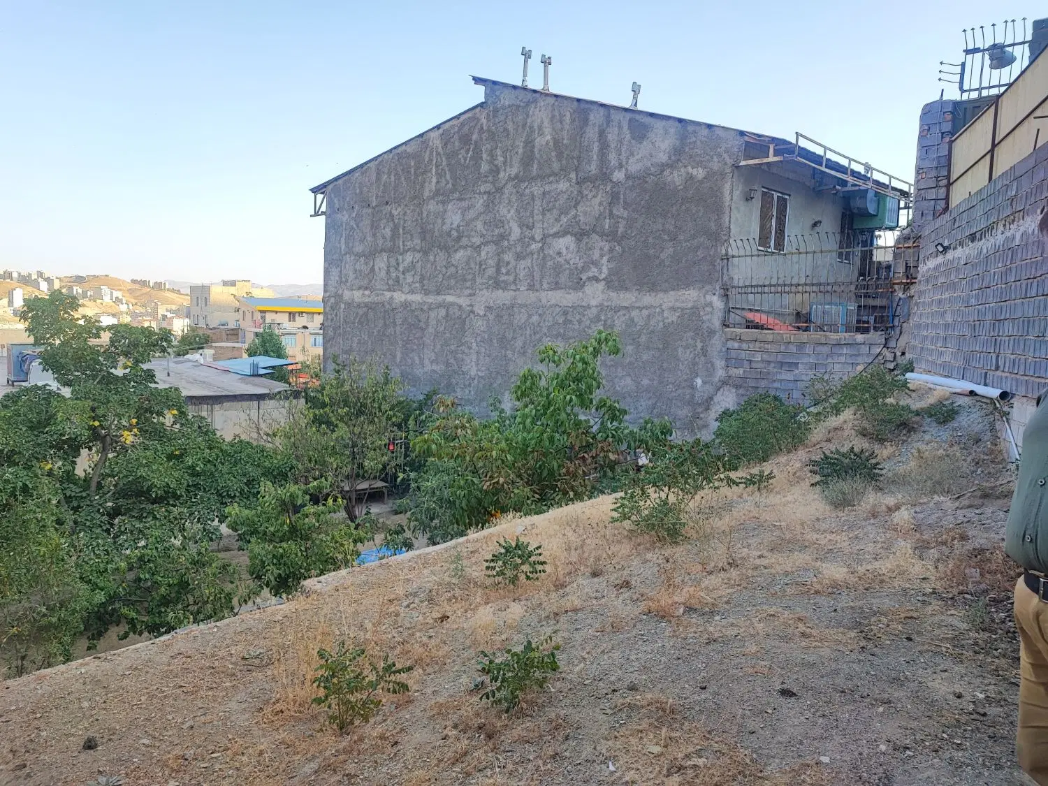 زمین فروشی چهاردیواری سندداردررودهن
