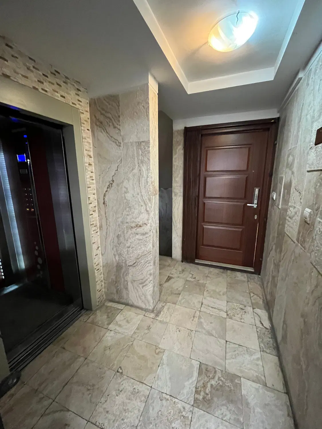 چهارراه مژده نبش نجابت جو پلاک 352 ساختمان سروستان