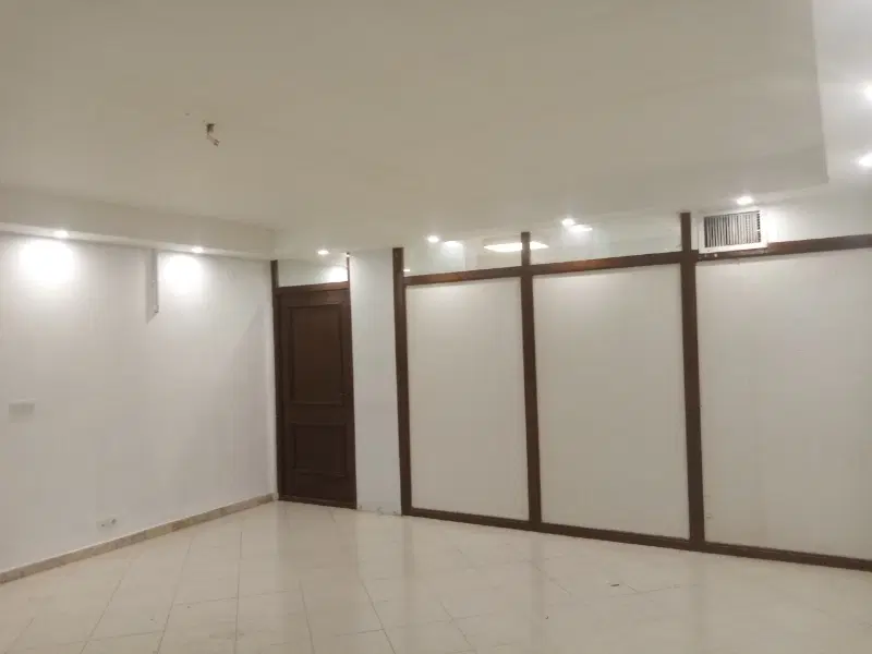 دفتر کار 70متری حاشیه بلوار معلم