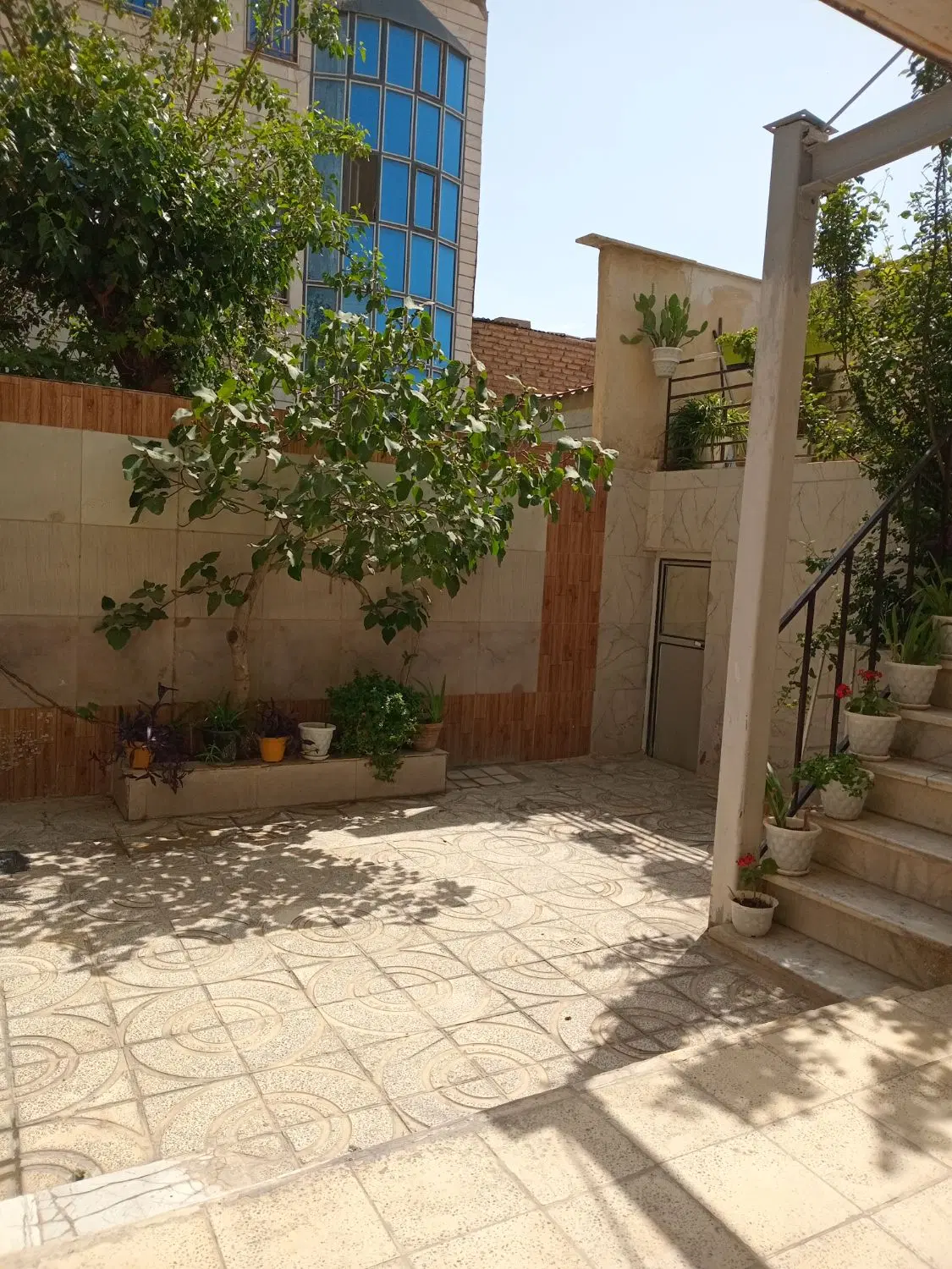 ۳۳۰ متر تجاری اداری