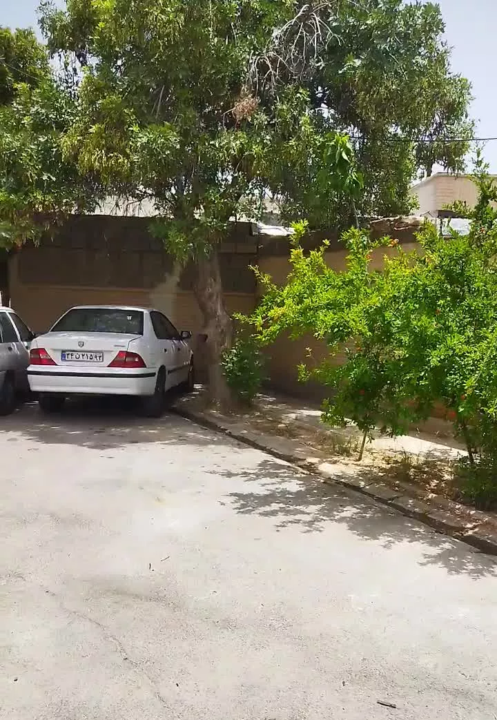 منزل ویلایی_200متر_درب حیاط