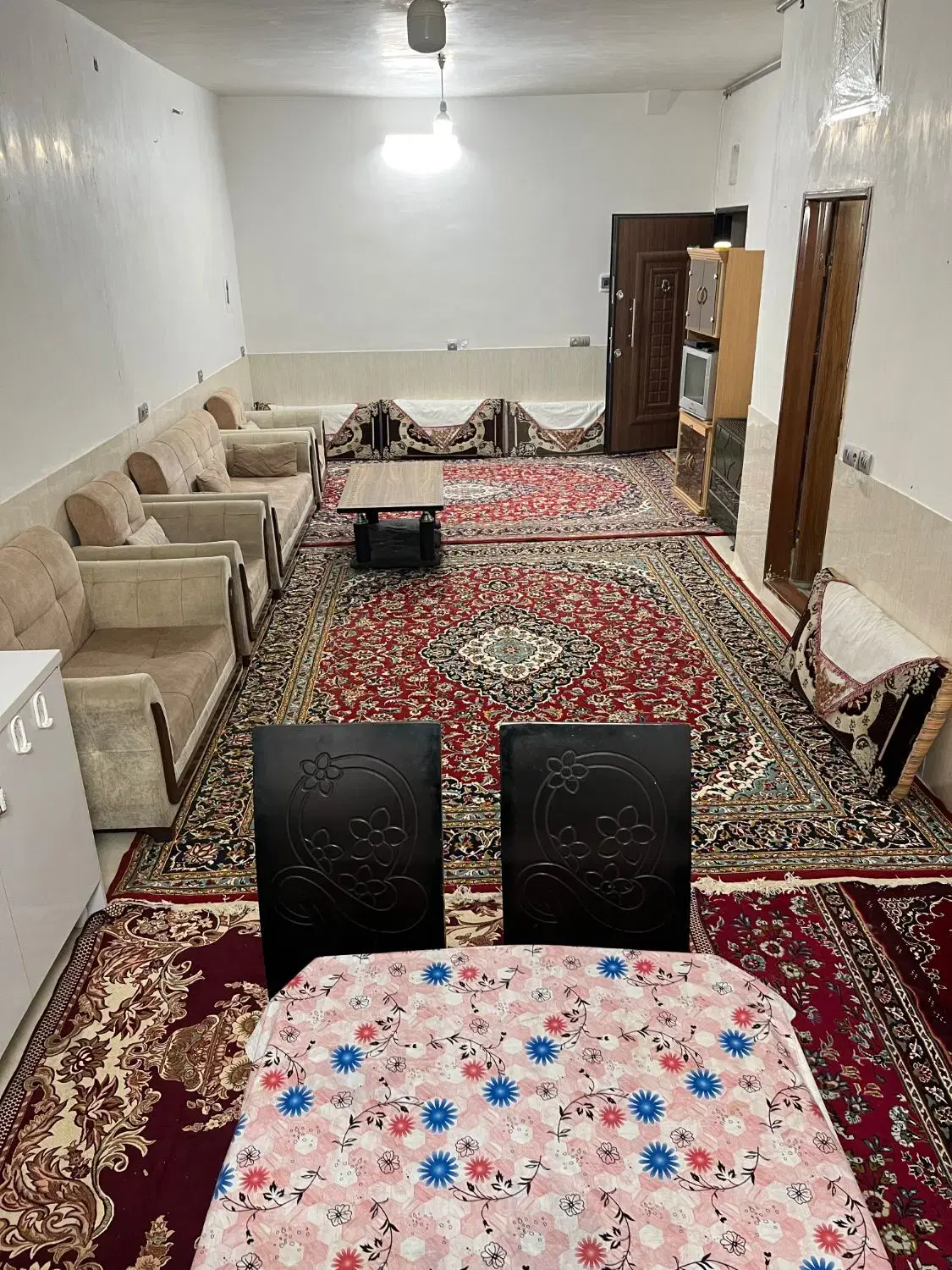 سوئیت تازه ساخت بااتاق خواب وپارکینگ مکانی امن
