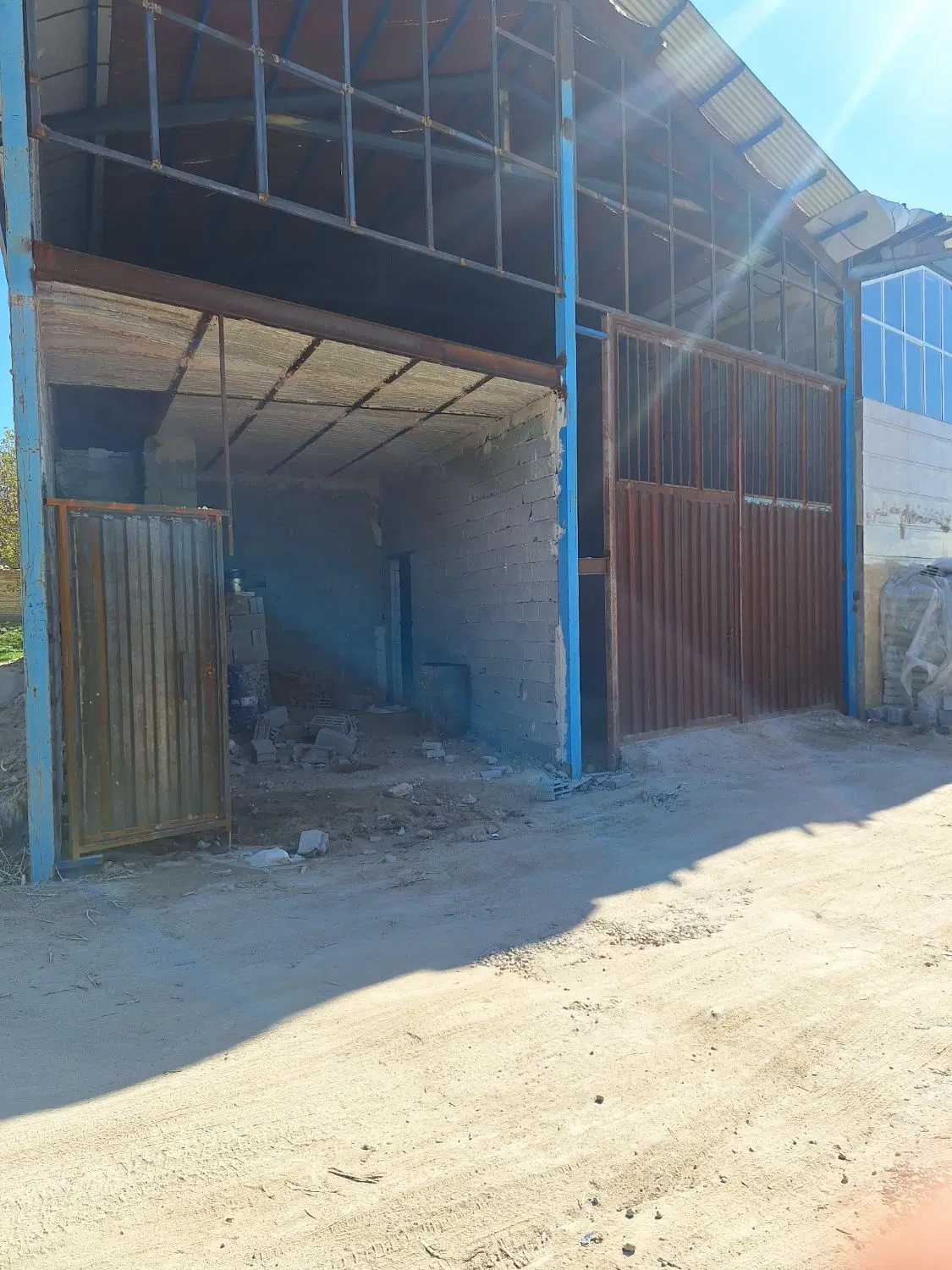 فروش سالن بهداشتی ۲۶۰ متر
