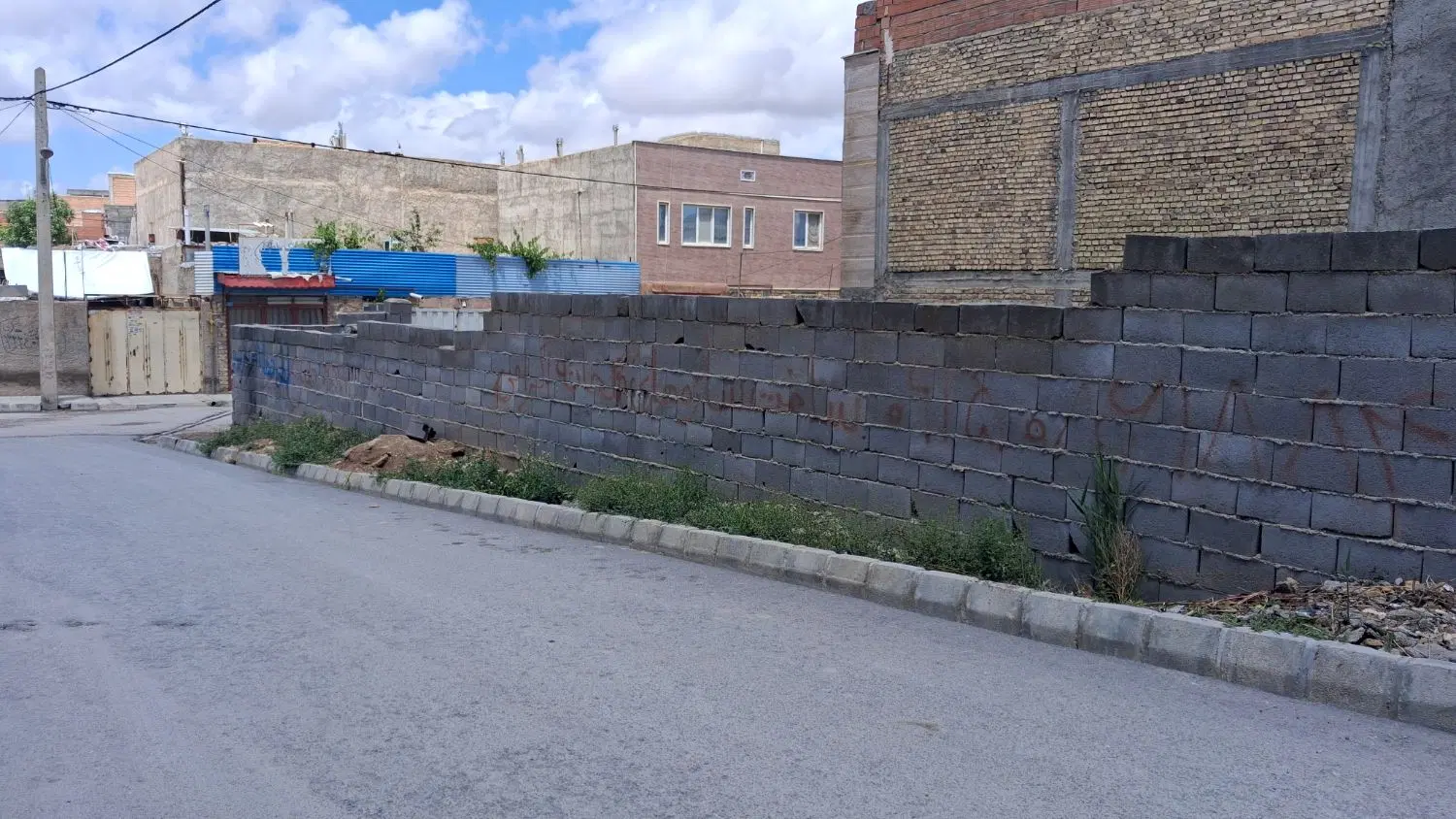 فروش ۲۰۰ متر زمین
