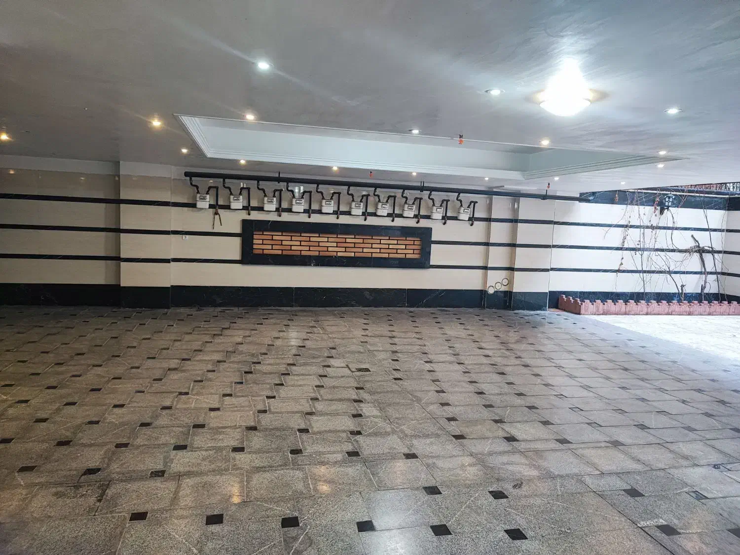 آپارتمان نوساز 83 متری فول