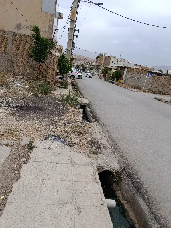 زمین سر  اصلی سرقنات خیابان شهید دستغیب