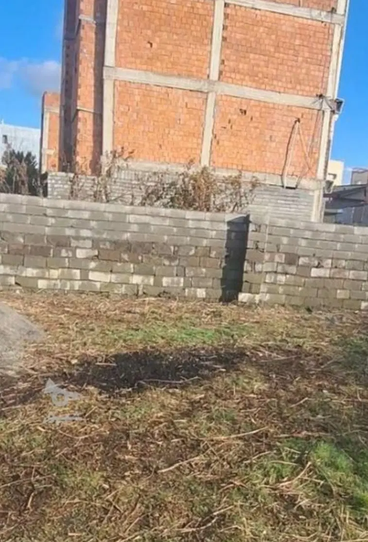 زمین ۱۶۷ متر آزادشهر