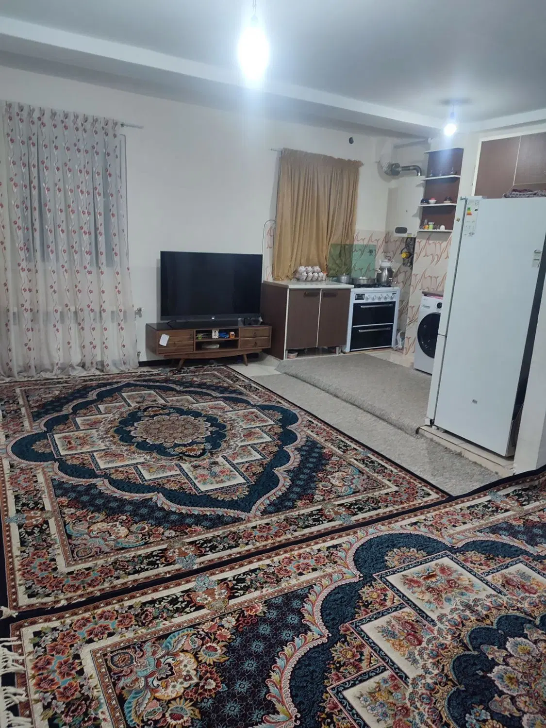 آپارتمان ۲ خوابه ۷۸ متری طبقه اول در مهرآباد