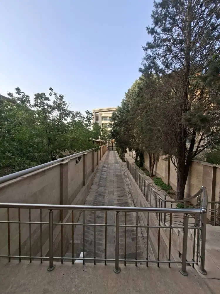یک واحد آپارتمان ۱۰۷ متری