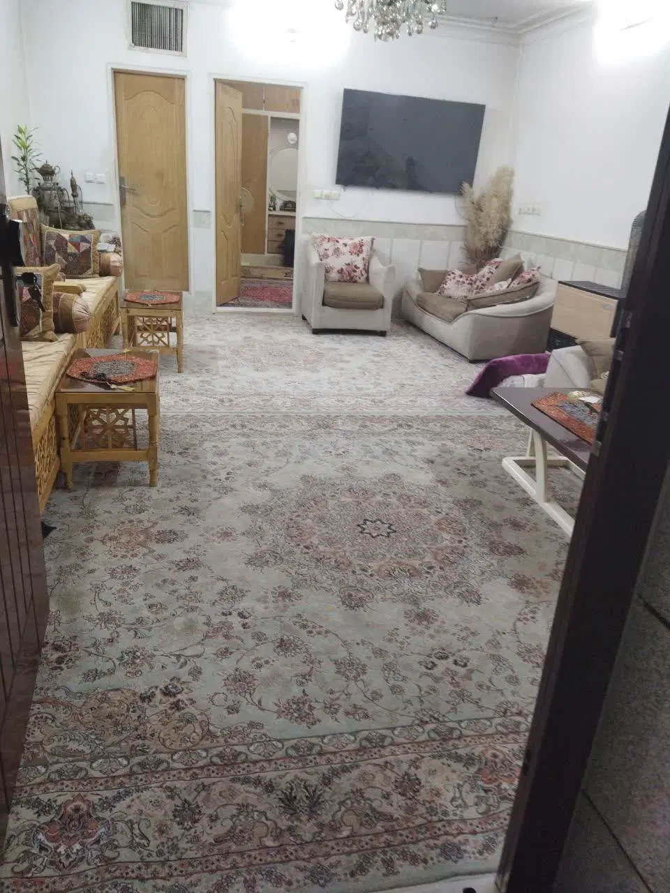 منزل ویلایی دو طبقه و نیم