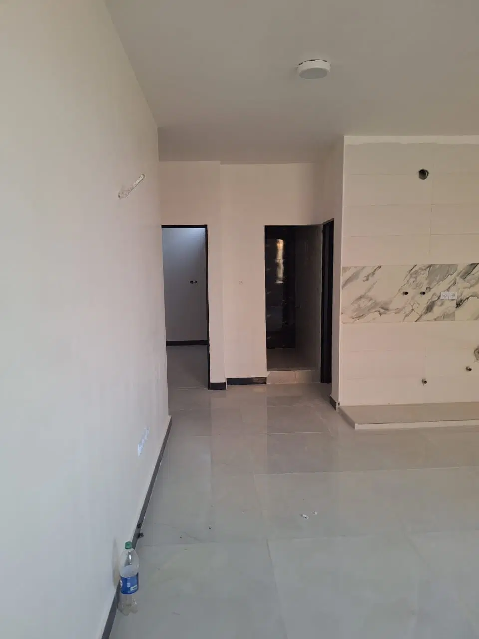 فروش یک واحد طبقه  پایبن سده