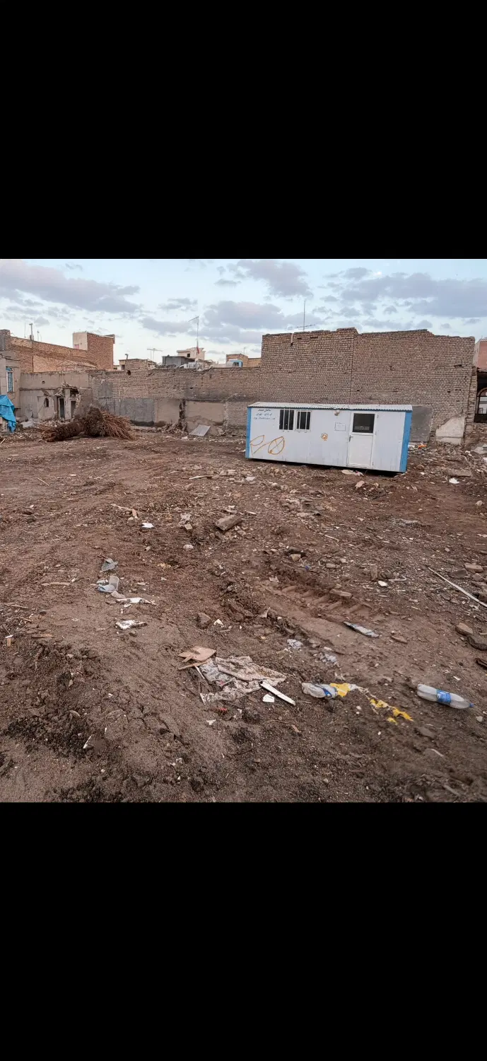 زمین فروشی