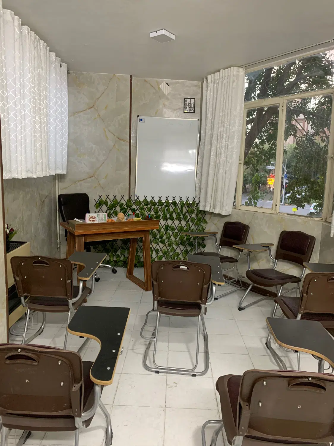 دفترکار ۲۵ متری گلزار(فقط آقا) ، ۵۰ رهن واجاره ۵