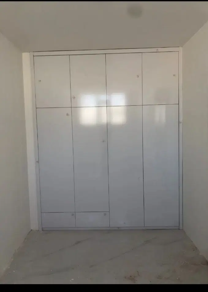 آپارتمان ۸۰ متری ۱ خواب حاشیه میلان ۱۶ متری