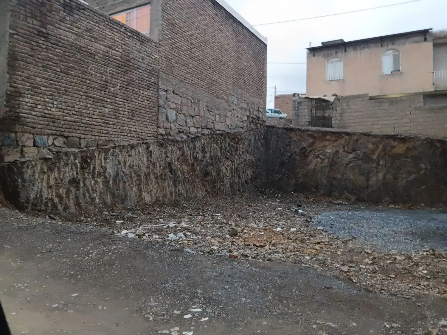 زمین حسن آباد