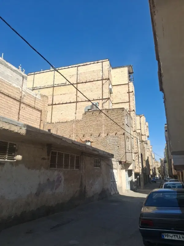 طبقه پنجم نیمه کاره