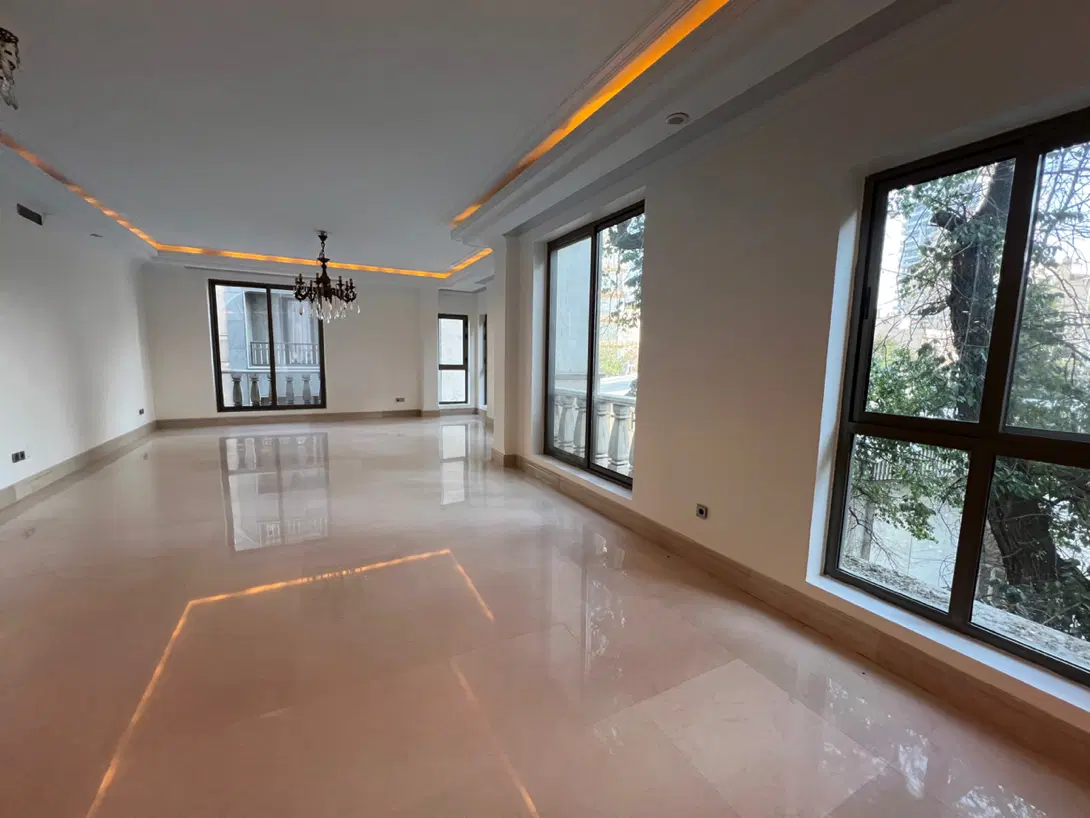 فرشته آپارتمان ۲۳۰ متر + ۲ پارکینگ