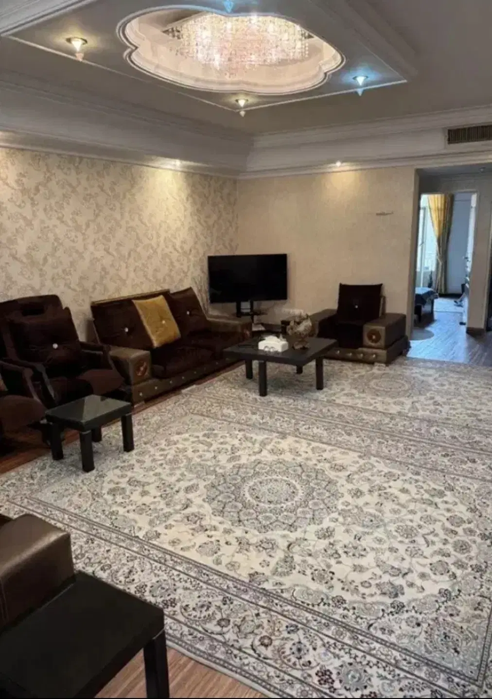 ۷۰ متری با امکانات خوش نقش