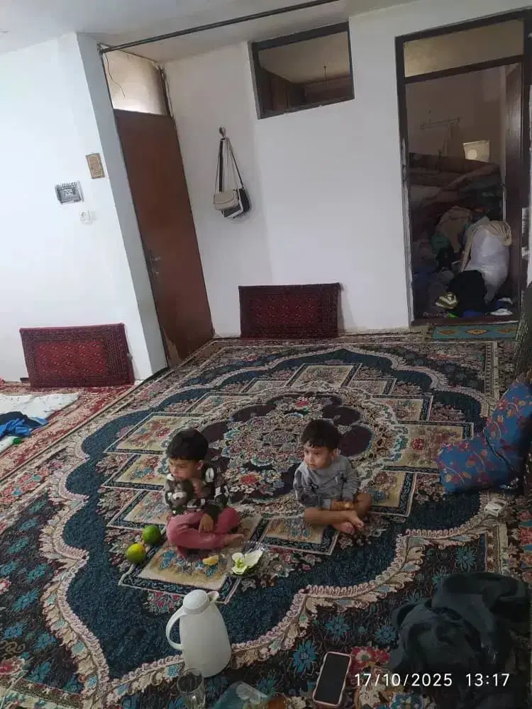 یه ساختمان دو واحد نقلی تک خوابه