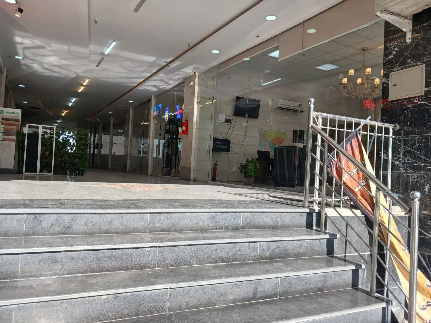 مغازه ۲۰ و ۳۰ متری(پاساژ تازه ساز)