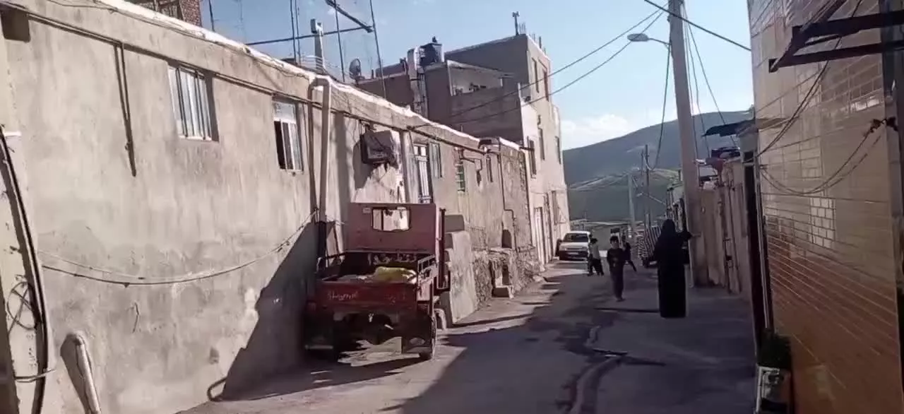 یک زمین یک خانه مسکونی جهت معاوضه باخانه درمیدانچه