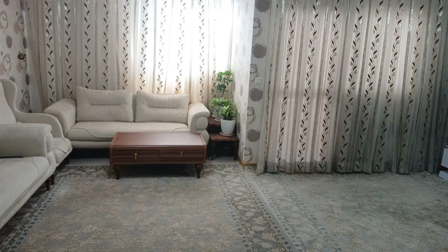 مسکن مهر طبقه ۱ واحد بسیار شیک و تمیز