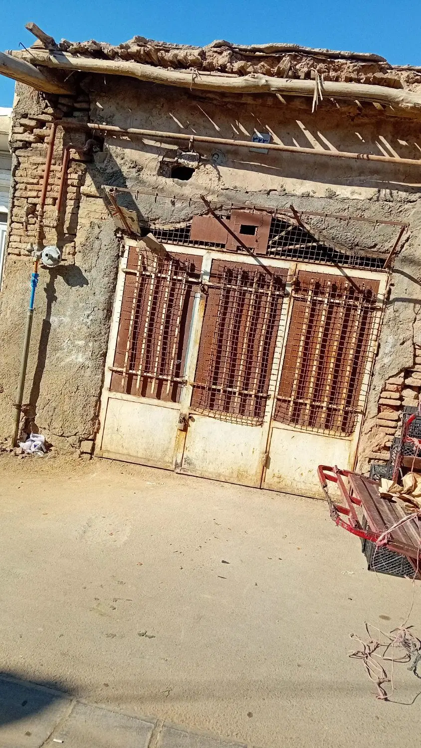 مغازه یا انبار واسه میوه فروشی متراژ مغازه ۱۰متر