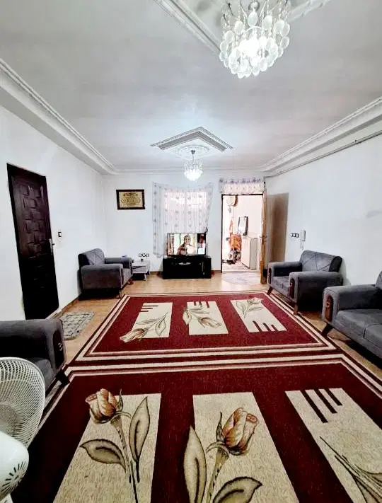 ۸۰ متری با پارکینگ
