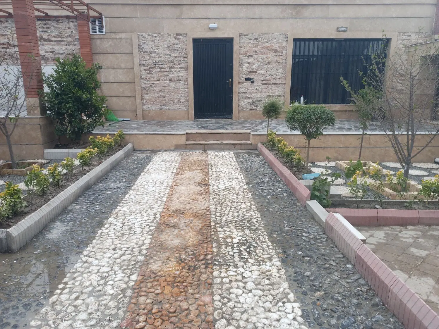 زمین شاندیز سوران