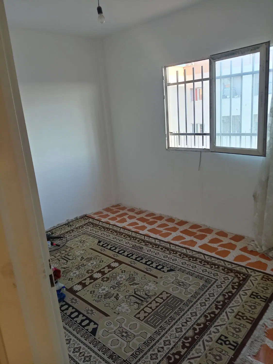 واحد دو خوابه همکف هسا رو بلندی تسویه