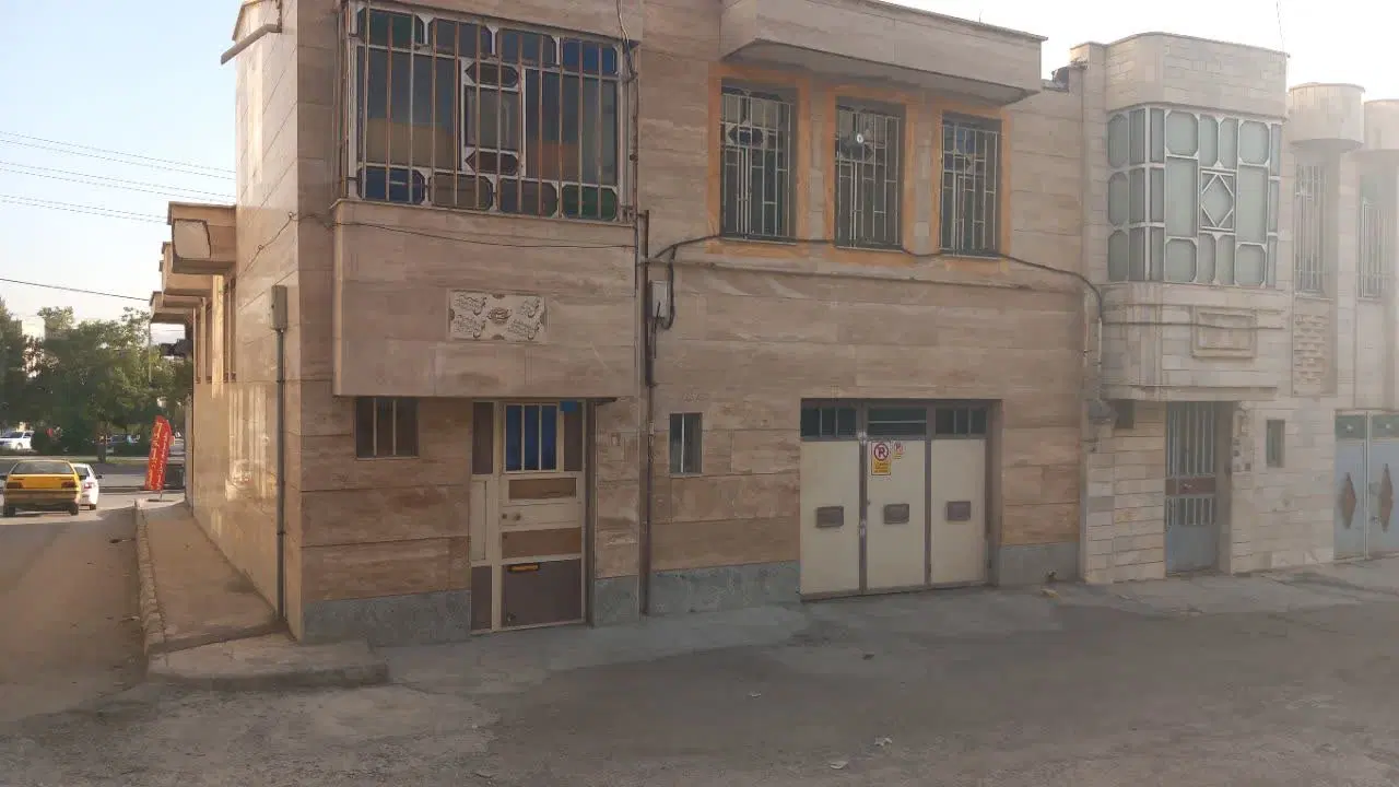 ملک 3 بر، تجاری، بر خیابان اصلی شهرک ظفر