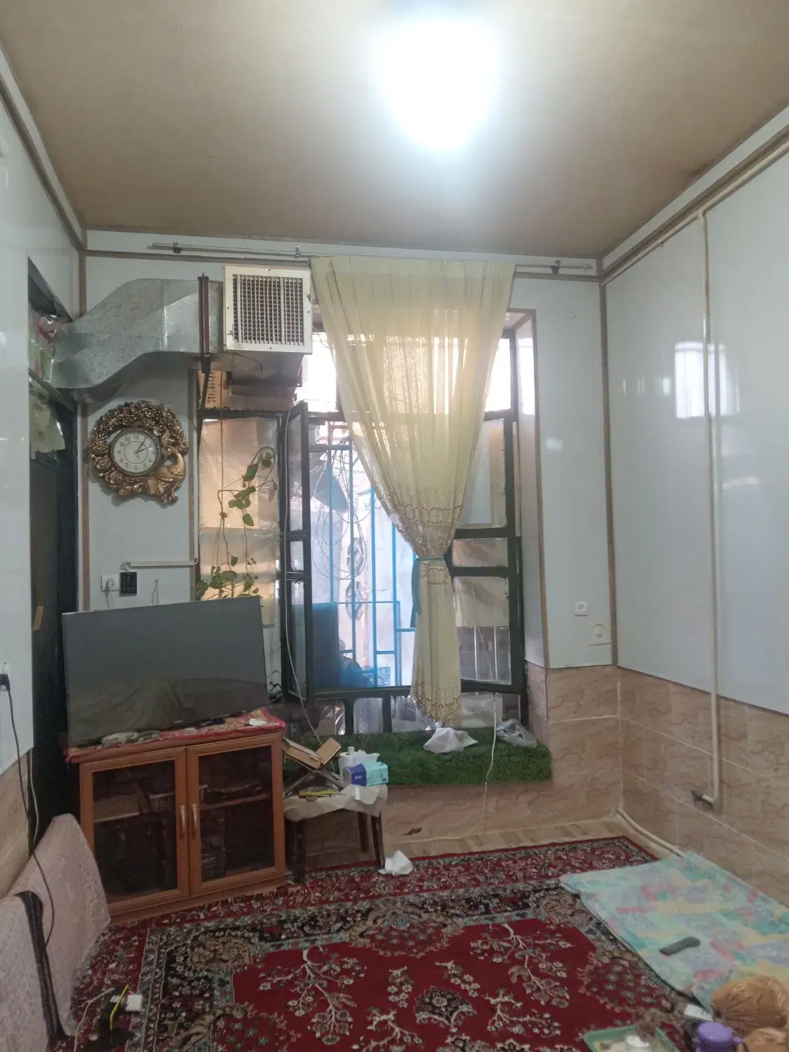 خانه دو طبقه ، دو نبش سرآسیاب فرسنگی