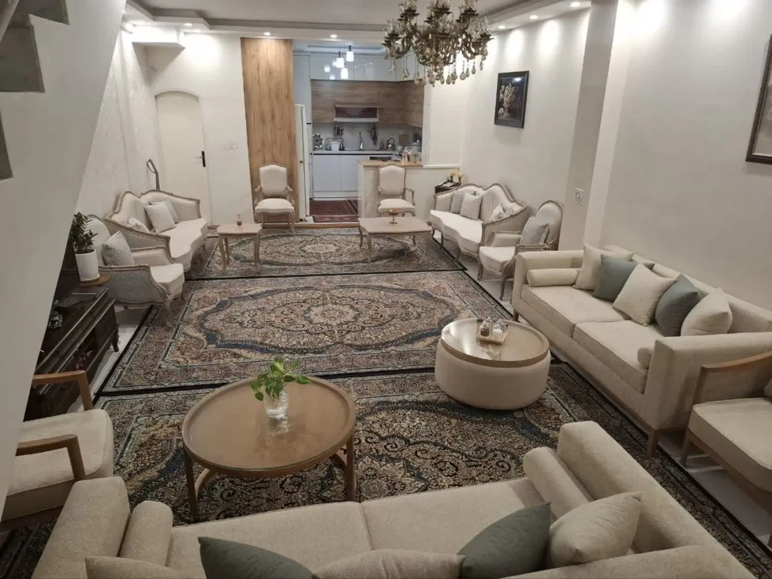 ویلایی دوطبقه و نیم