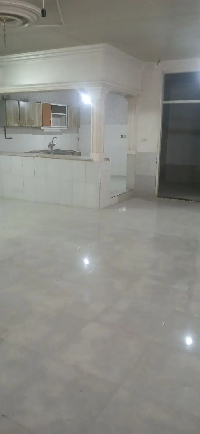 خونه بزرگ طبقه همکف ۵۰رهن با ۵۵۰۰ اجاره