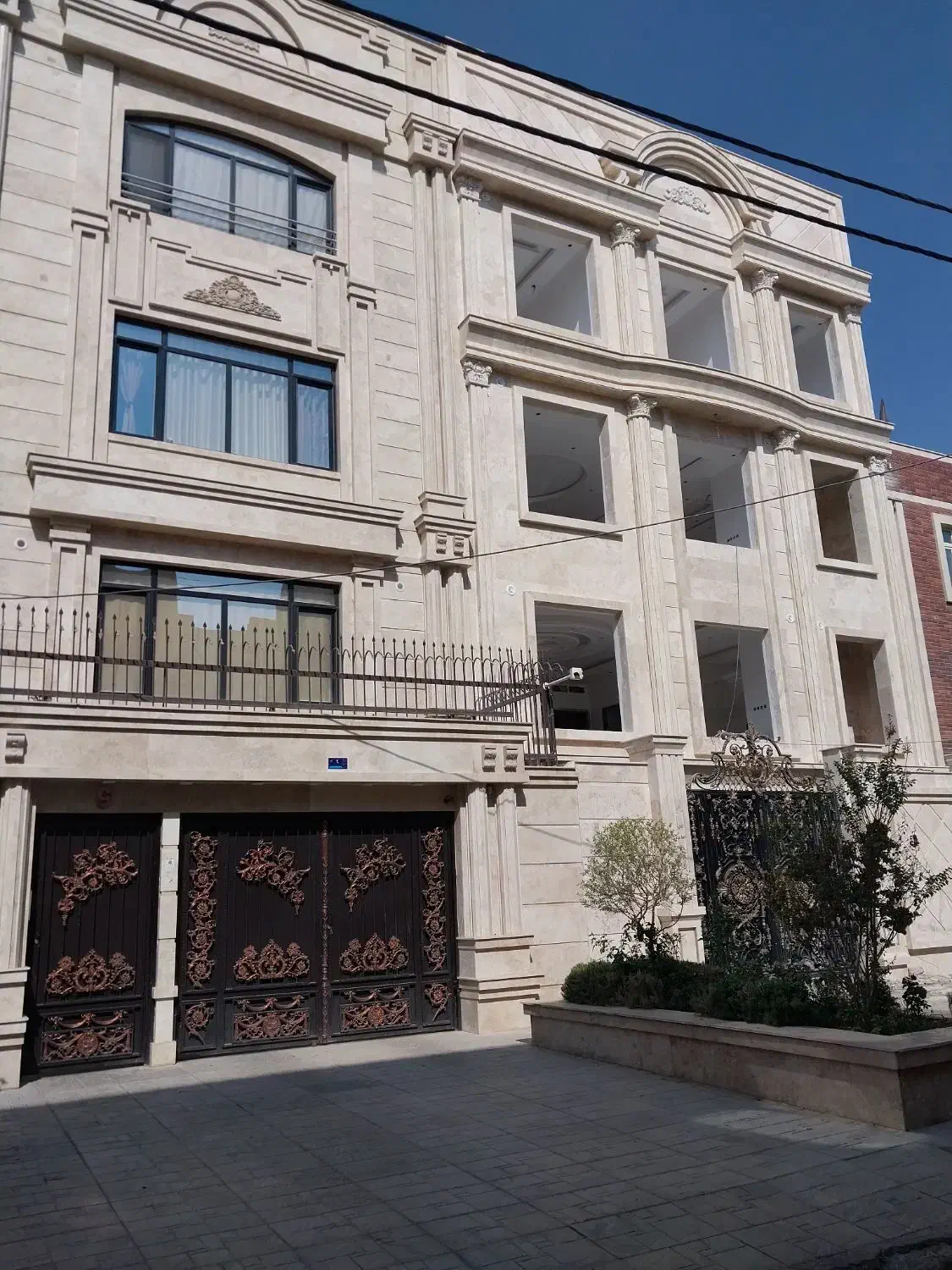زمین مسکونی