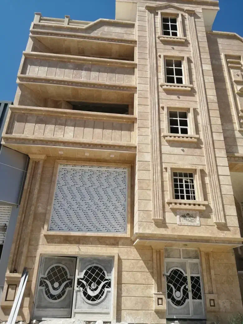 فول امکانات تجاری برپاخور تخلیه تمامی صنوف مرکزشهر