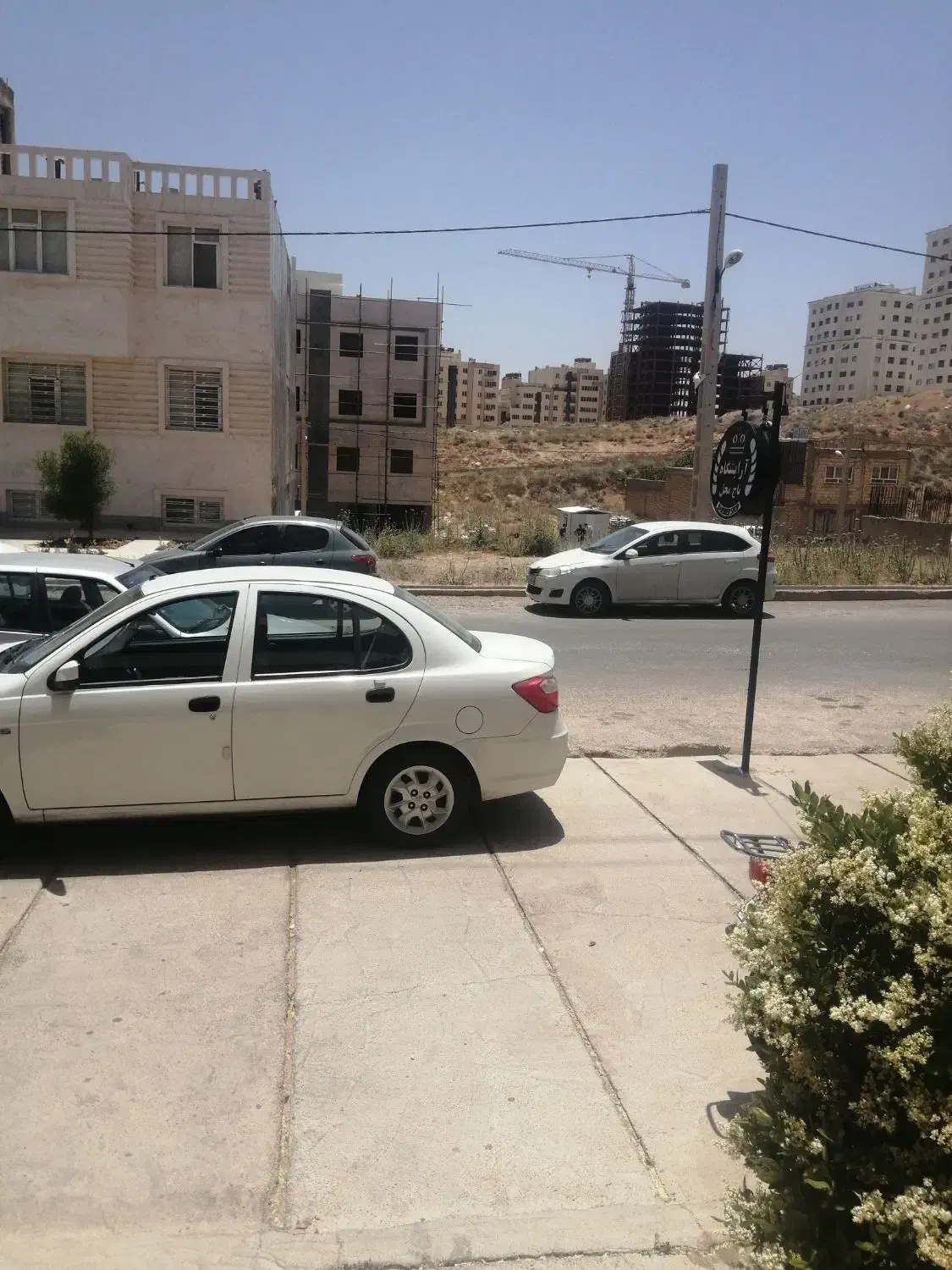 زمین 304مترسندتک برگ. آپارتمان 2خوابه
