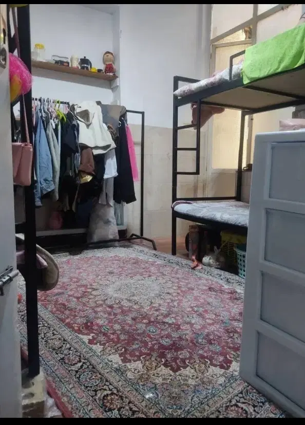 هم اتاقی خانم