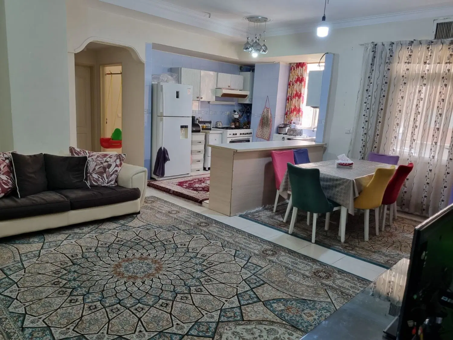 اجاره ۹۰ متر فاز ۴ پارکینگ و انباری مسقف